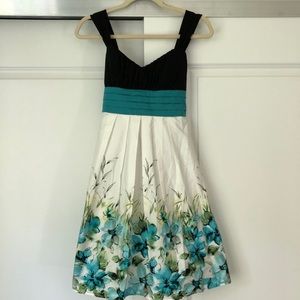 Girl’s color block dress w/floral border